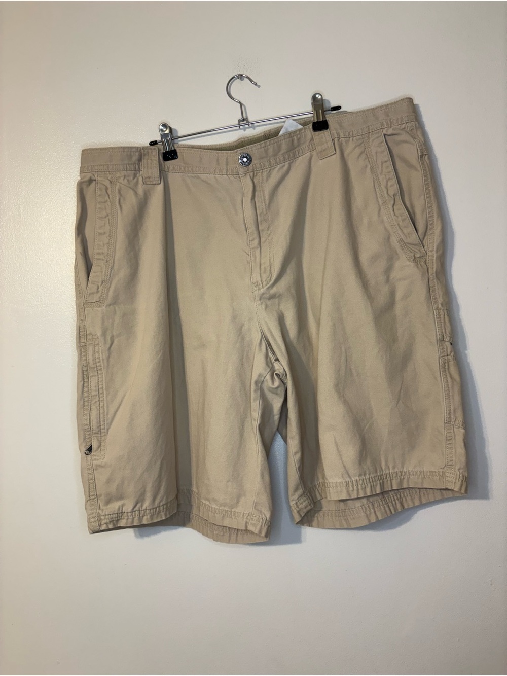 Columbia Men's Tan Cargo Shorts - Lightweight Outdoor Style